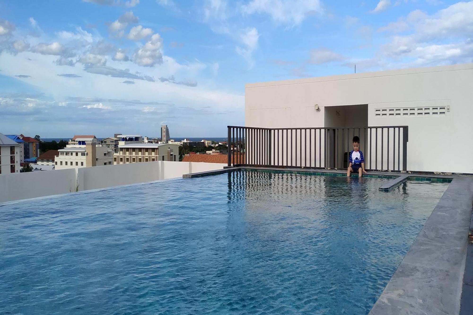 The Base Hua Hin Hotell Eksteriør bilde