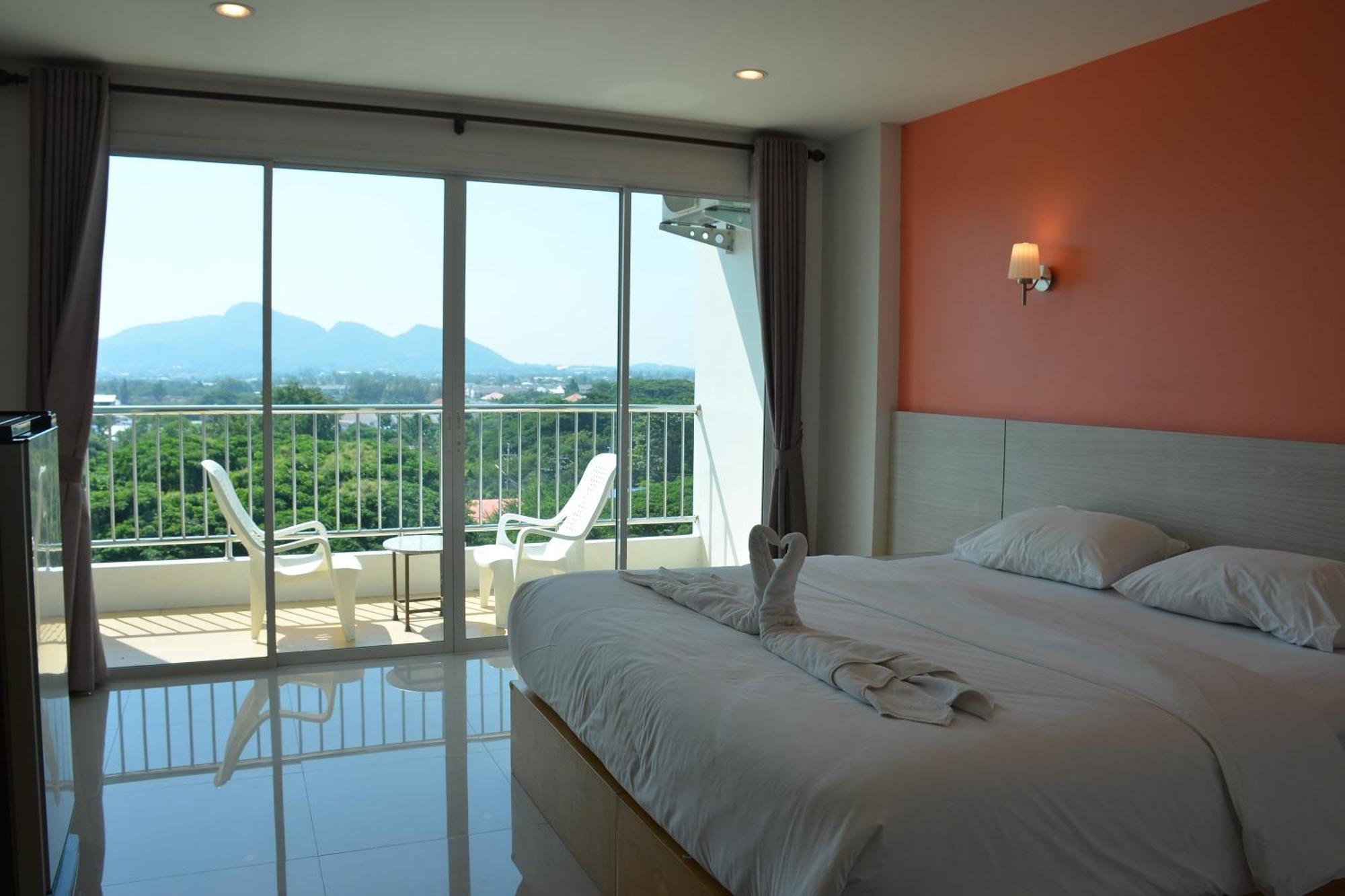 The Base Hua Hin Hotell Eksteriør bilde